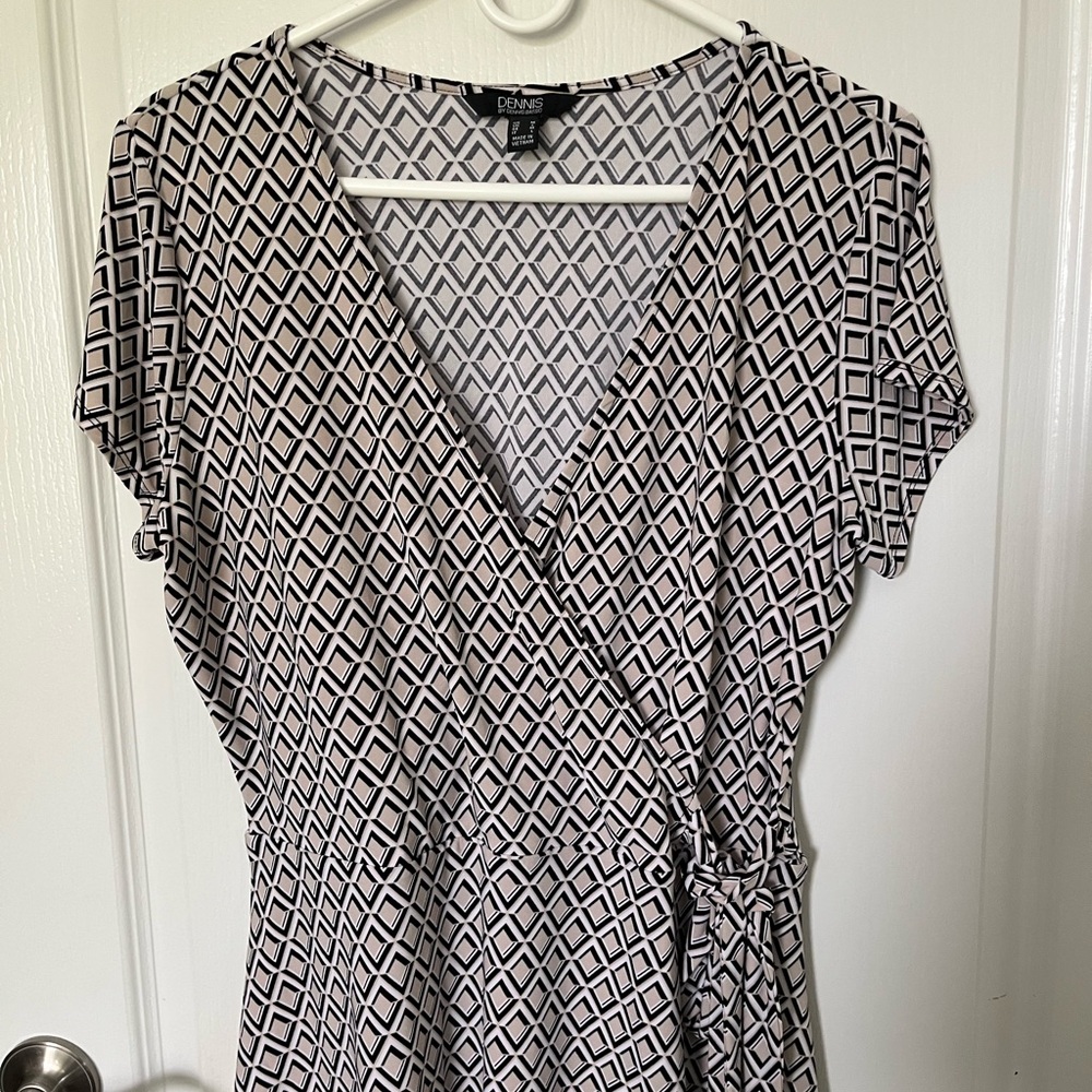 Dennis Basso Geometric Pattern Tie Waist Top